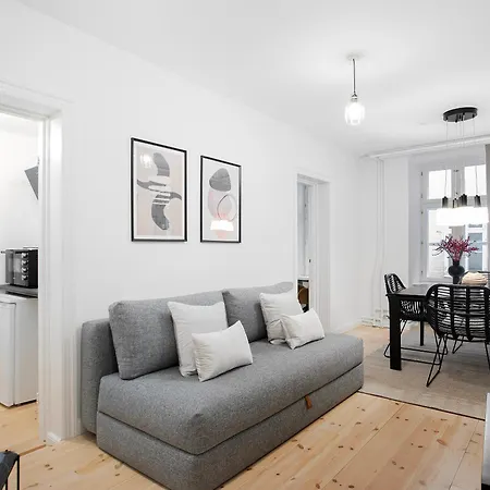 Sanders Downtown Apartment